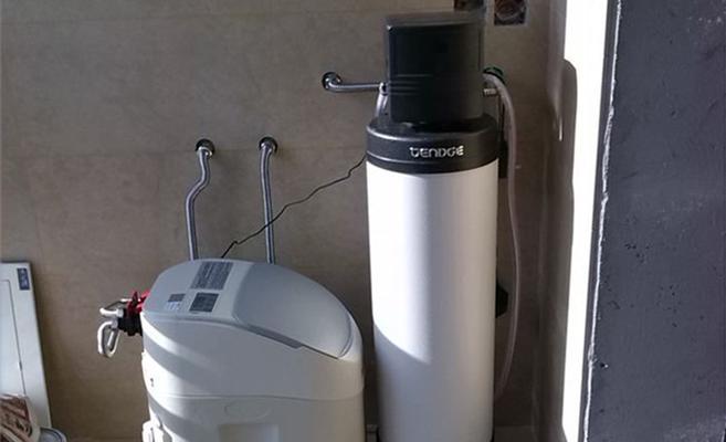 厨房净水器安装指南（简单步骤帮你解决厨房净水器的安装问题）